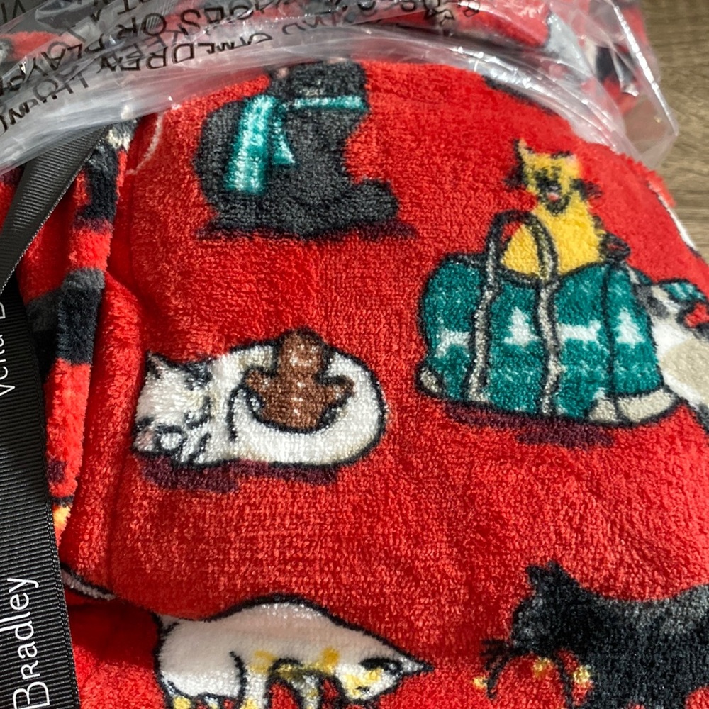 VB Holiday Cats Fleece Robe NWT - Picture 4 of 6